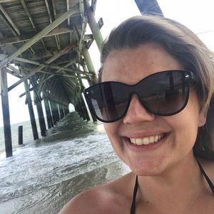 Meet your Posher, Monica